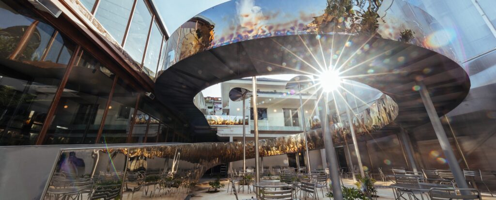 dela sol khu vực triễn lãm của sunlife