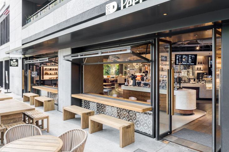 Tối ưu ánh sáng cho quán cà phê bằng giải pháp thiết kế cửa và cửa sổ