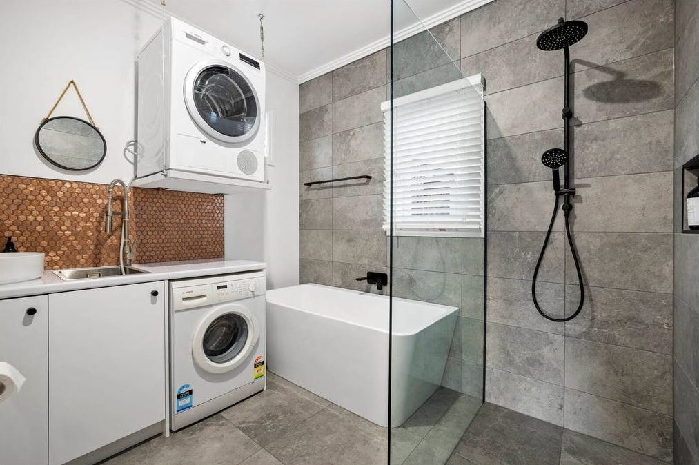 sử sang nhà tắm kết hợp phòng giặt